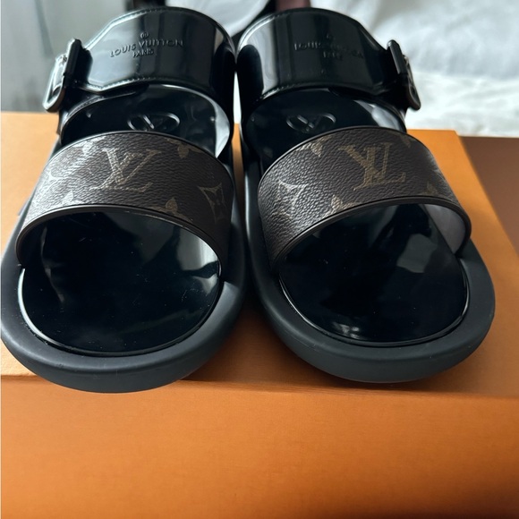Louis Vuitton Sunbath Mules. - Picture 1 of 7
